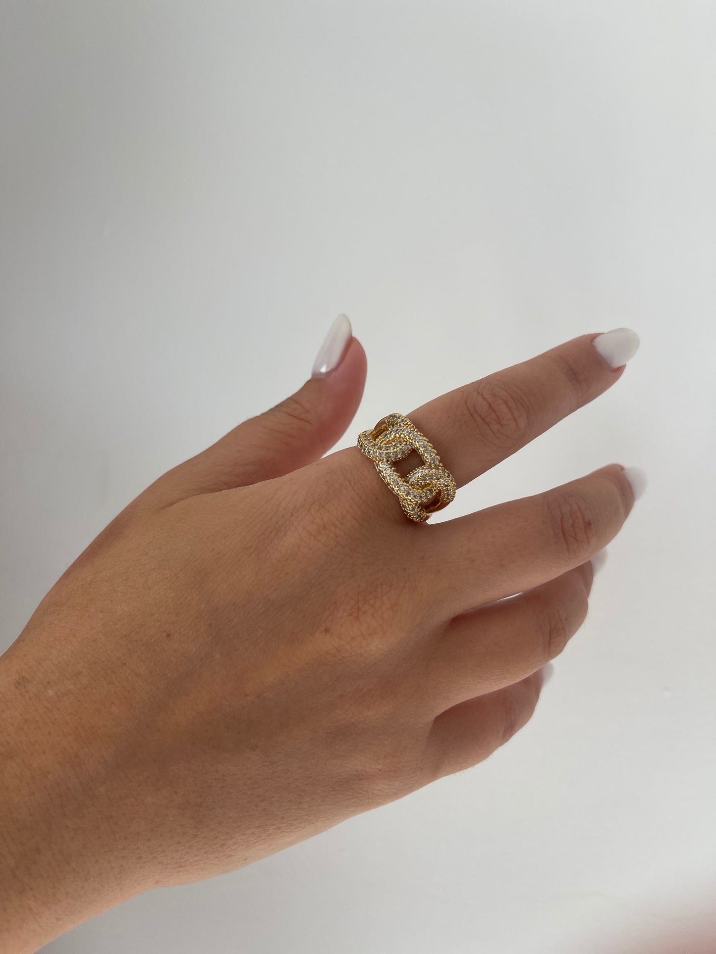 Inlaid link ring