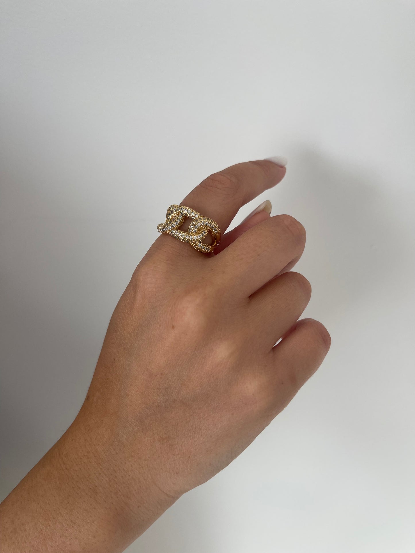 Inlaid link ring
