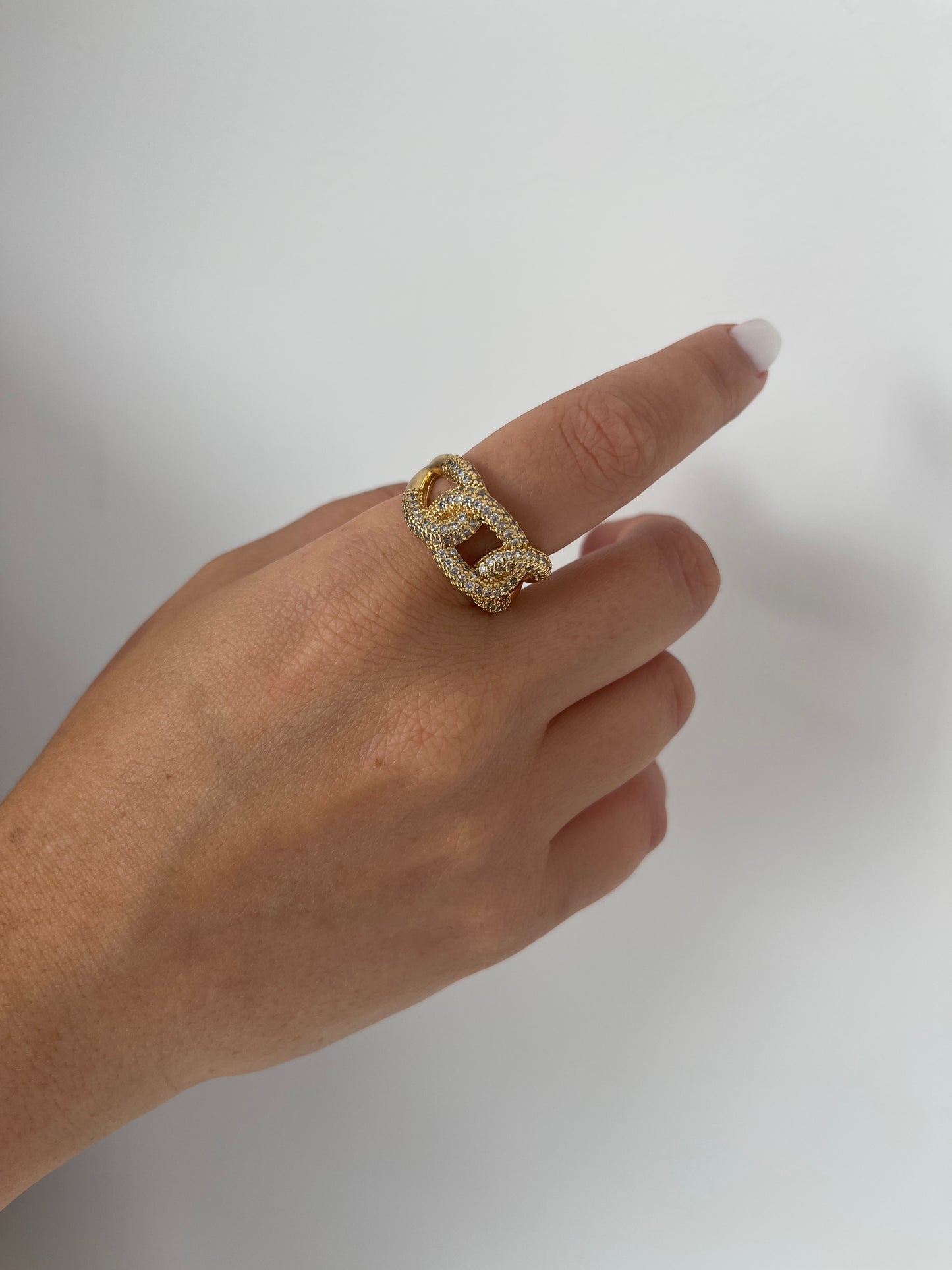 Inlaid link ring